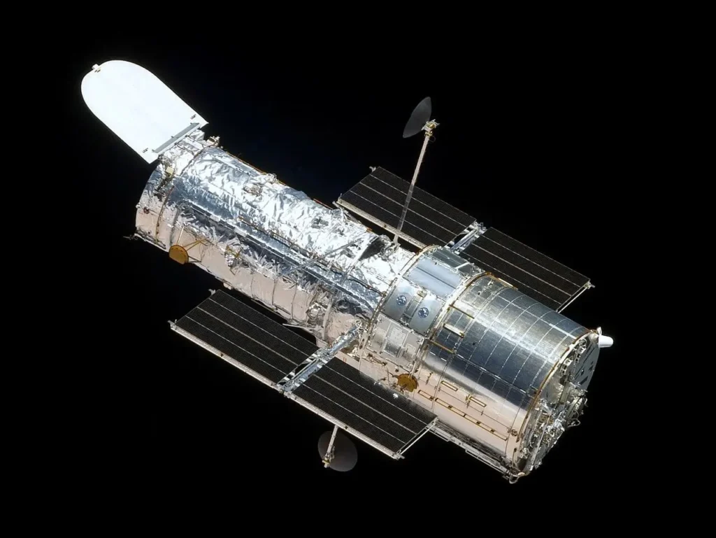 Le satellite Hubble lancé un 26 mars : parmi les émojis du 26 mars illustrant ce lancement, la fusée 🚀
